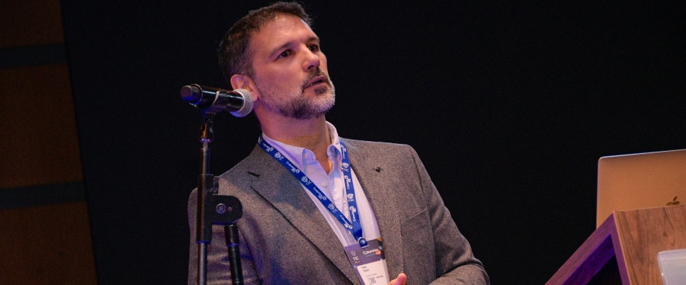 Foto de speaker en IA de Mercado Libre en Col40